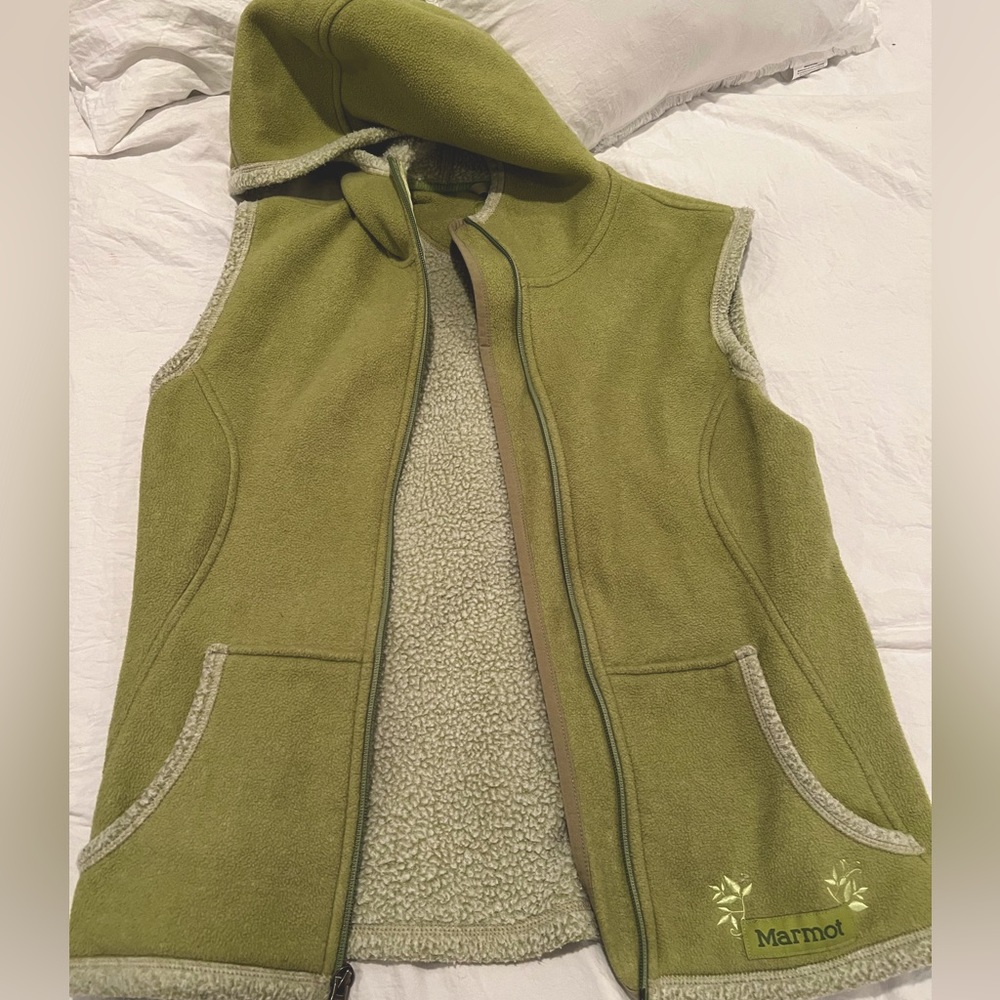 Marmot green fleece hooded vest